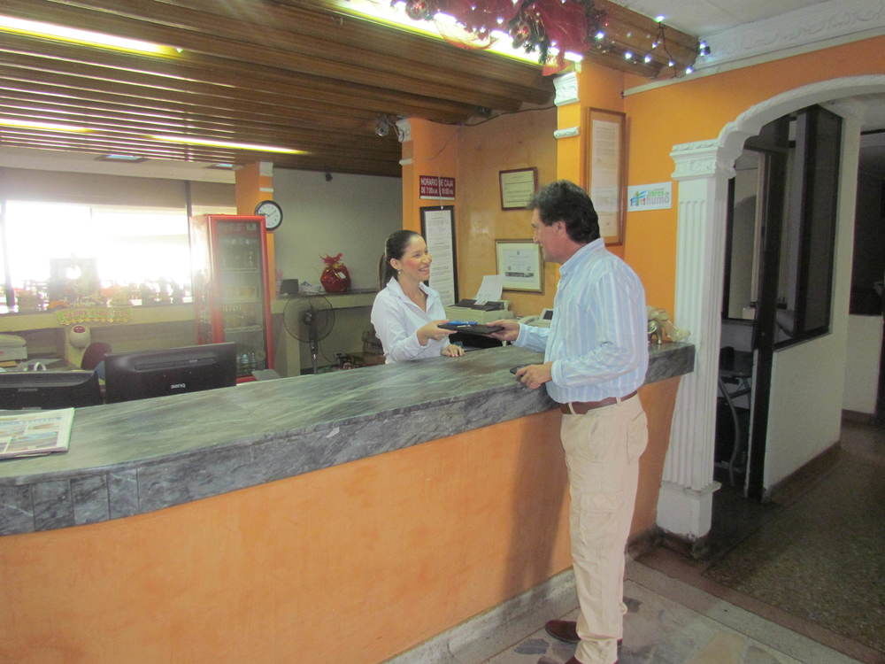 Hotel Dinastia Real Neiva  Luaran gambar